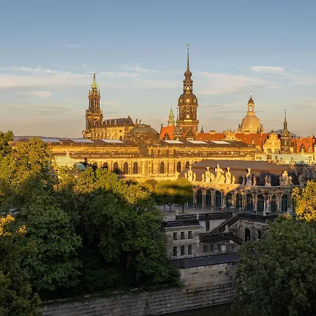 Apart-hotel Residenz Am Zwinger 4*