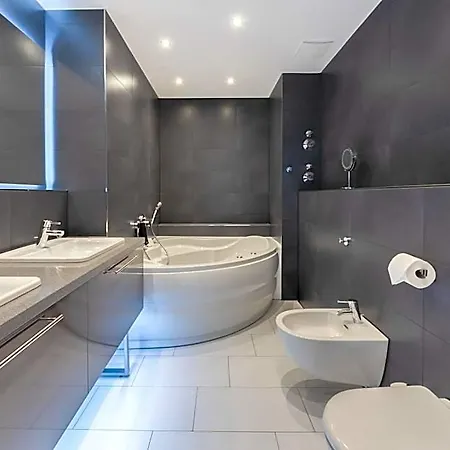 Residenz Am Zwinger Aparthotel 4*