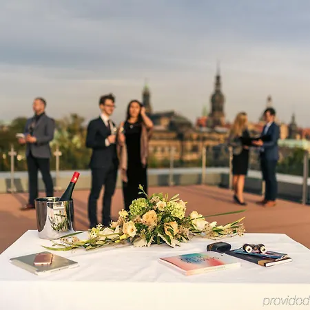 Residenz Am Zwinger Aparthotel 4*